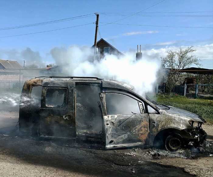 Окупанти атакували дроном автомобіль на Дніпропетровщині: загинув чоловік, двоє поранених