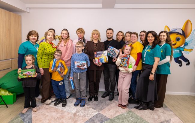 У соціальних центрах Києва з’явилися нові дитячі кімнати від "Епіцентру" та LEGO: деталі проєкту