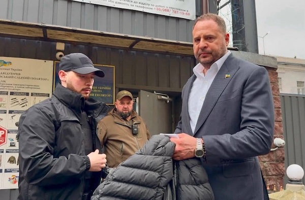 Єрмак вийшов із СІЗО: хто вніс гроші на заставу