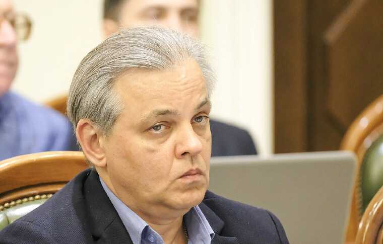 Екстрадиція ухилянтів з-за кордону: Нардеп Рахманін обміркував, чи можливо це влаштувати