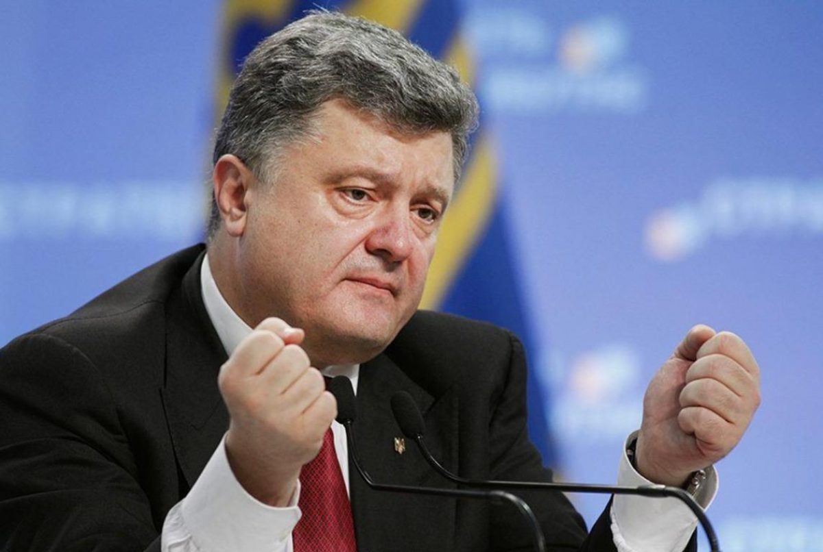 Блокував ввезення "швидких" та організував контрабанду з Григоришиним, - ексмер Глухова про Порошенка