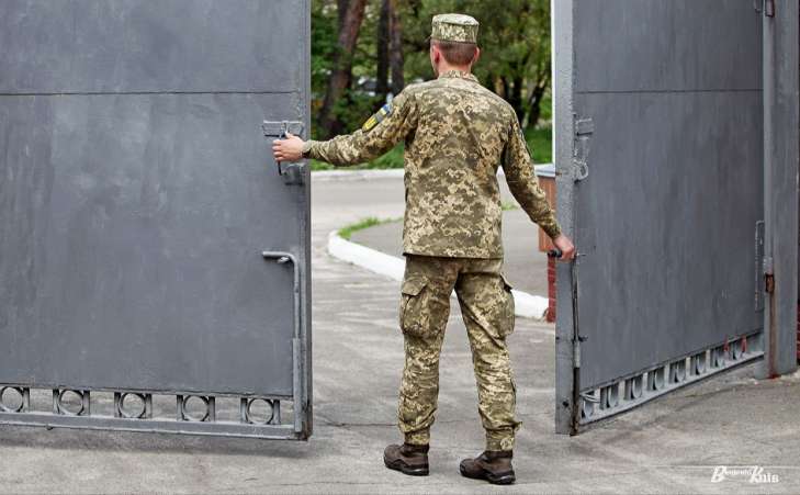 Посадовцям Ужгородського РТЦК інкримінують перевищення повноважень і катування