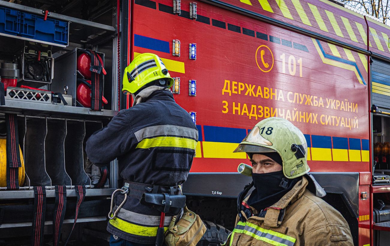 Касетна балістика ударила по важливому об'єкту Одещини, постраждали дорожники