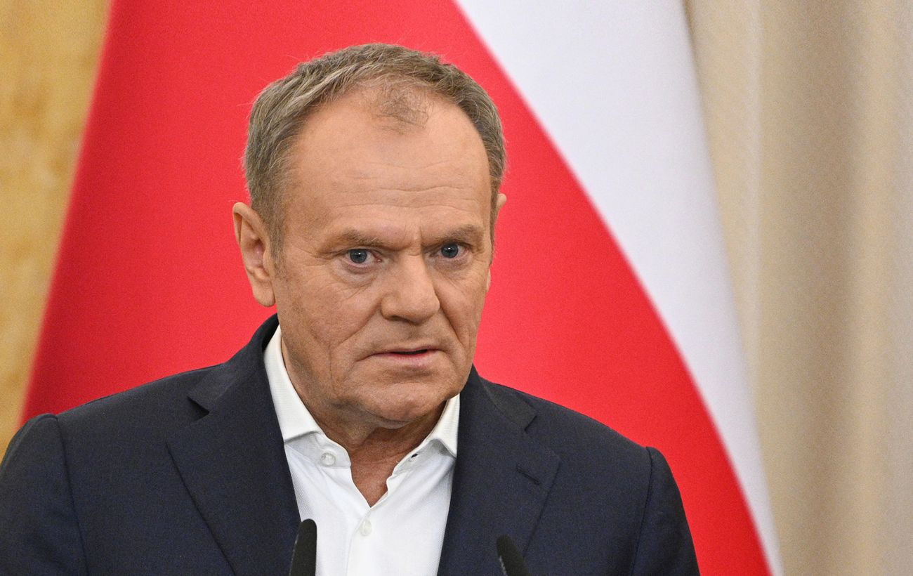 Туск відреагував на переліт Зеленського в обхід Польщі на тлі скандалу через УПА