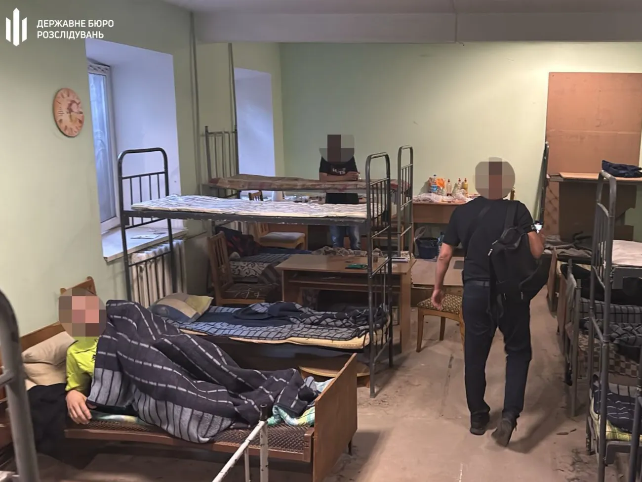 Катування і сексуальне насилля над мобілізованими. ДБР розповіло про підозру працівникам ТЦК