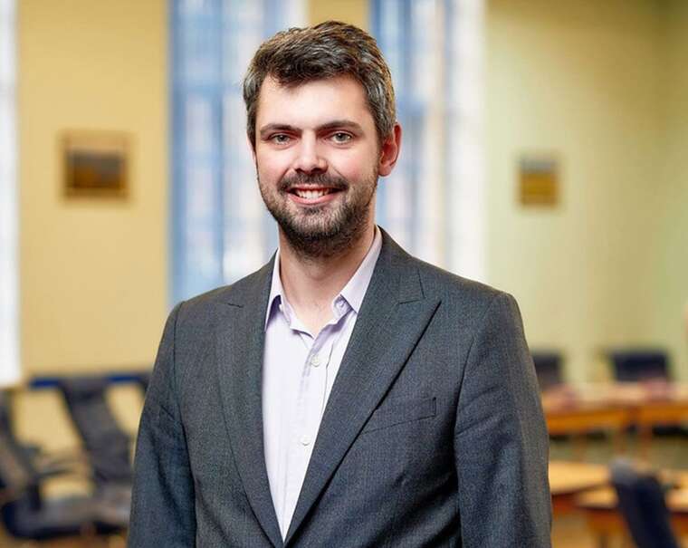 Менше прав — більше контролю: чому пропозиції щодо цензури та призову жінок виглядають як захист владної вертикалі, а не держави