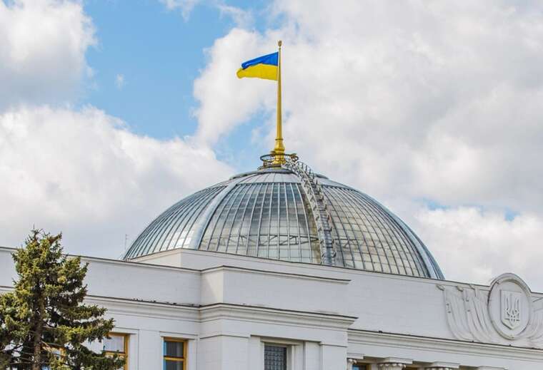 «План на три роки війни»: Зеленський доручив Мотовиловцю розробити сценарій довгострокової роботи парламенту