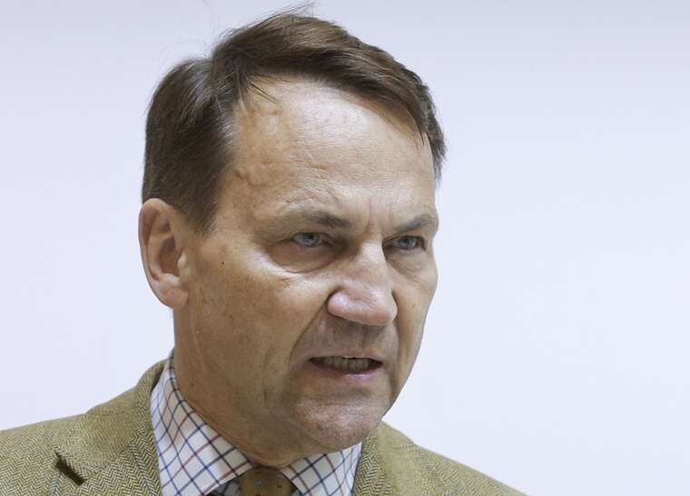 «Це принизило Зеленського особисто»: Сікорський розкритикував Навроцького за відібраний орден Білого Орла