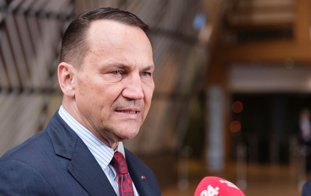"Це принизливо": Сікорський прокоментував позбавлення Зеленського ордена