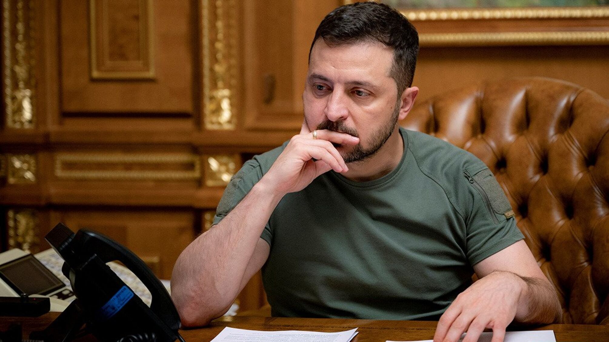 Зеленський звільнив послів України в Омані та на Кіпрі