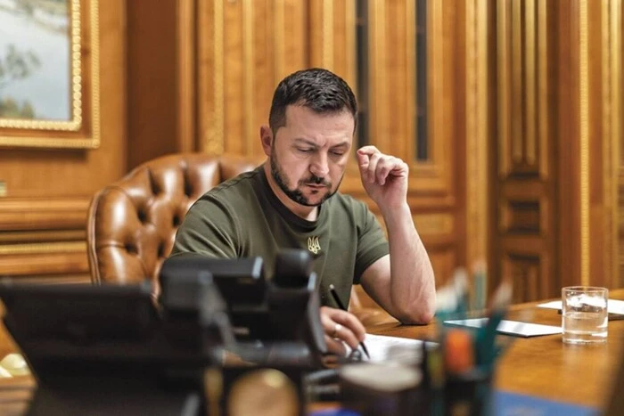 Зеленський ініціював нову державну нагороду – Підозра