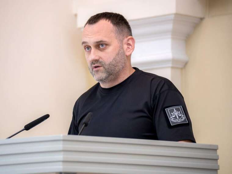 Елітні авто та нерухомість: як керівник оборонної прокуратури Сходу Синельников покриває статки свого підлеглого Вербицького