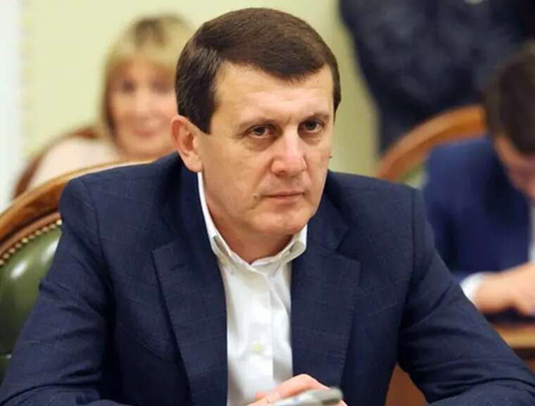 Діаманти Graff та «тінь» декларацій: як невістка нардепа Петьовки зібрала колекцію годинників на 600 000 євро