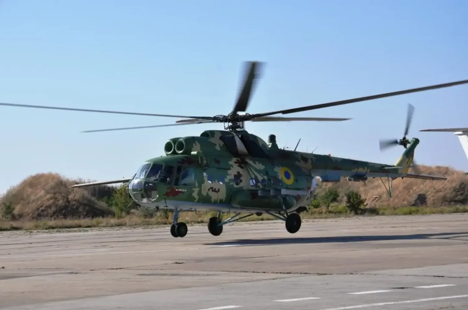 Військо ризикує залишитись без двох бойових вертольотів: арештоване СБУ озброєння Ми-8МТ можуть зазнати пошкоджень через неправильне зберігання