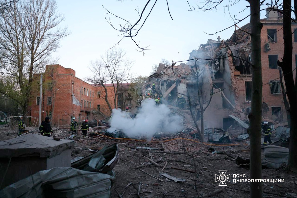 Війська РФ знову вдарили по Дніпру: загинула людина, семеро поранених
