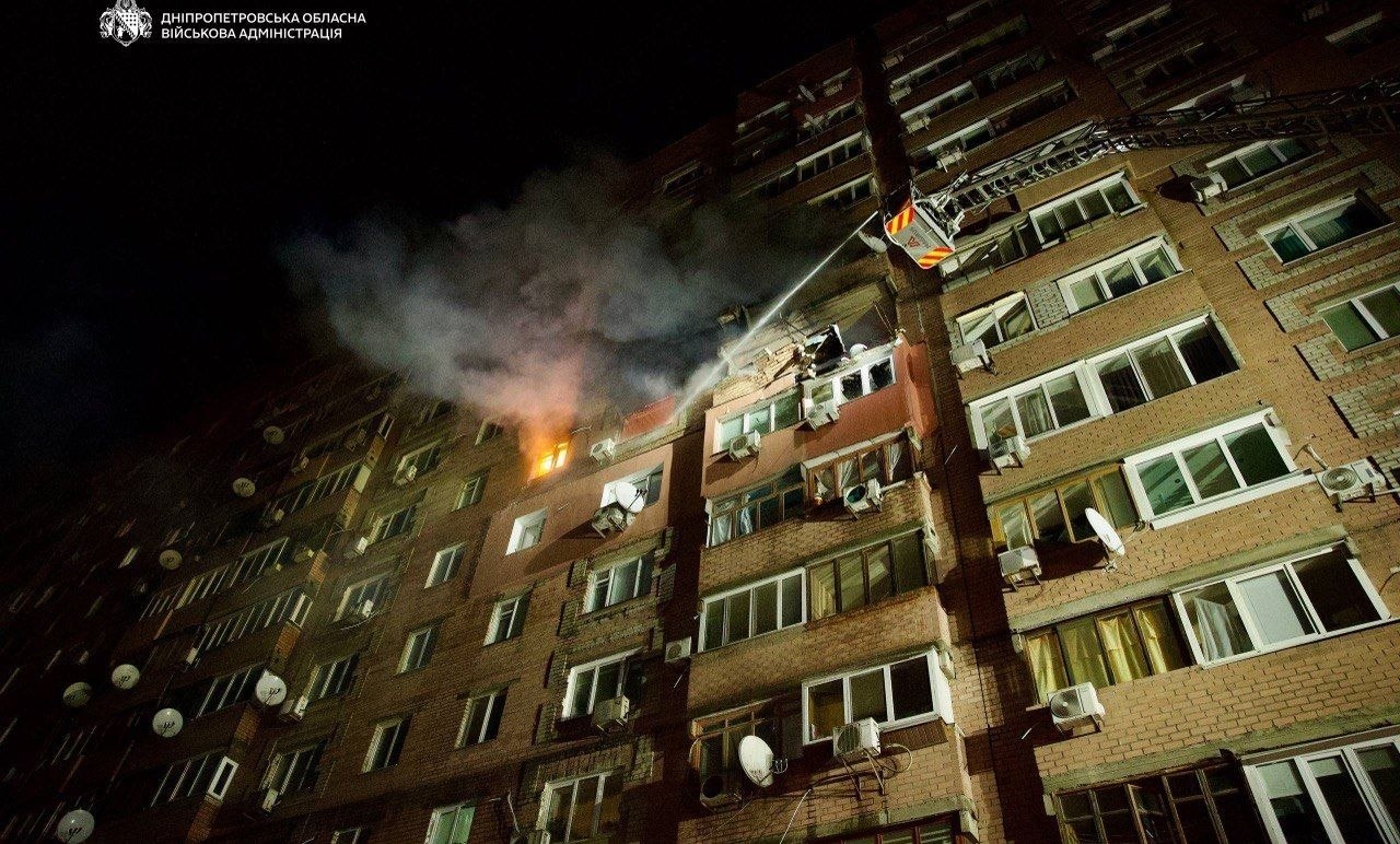 Нічна атака на Дніпро: двоє загиблих, десять поранених