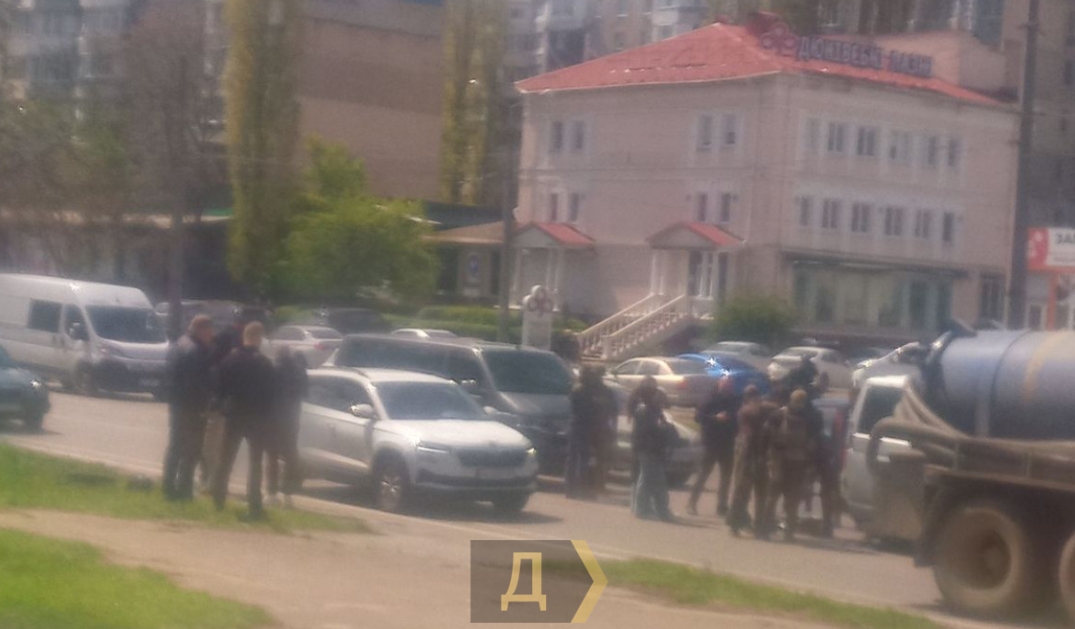 В Одесі зі стріляниною СБУ затримала працівників ТЦК. ЗМІ пишуть про вимагання у чоловіка 30 тисяч доларів