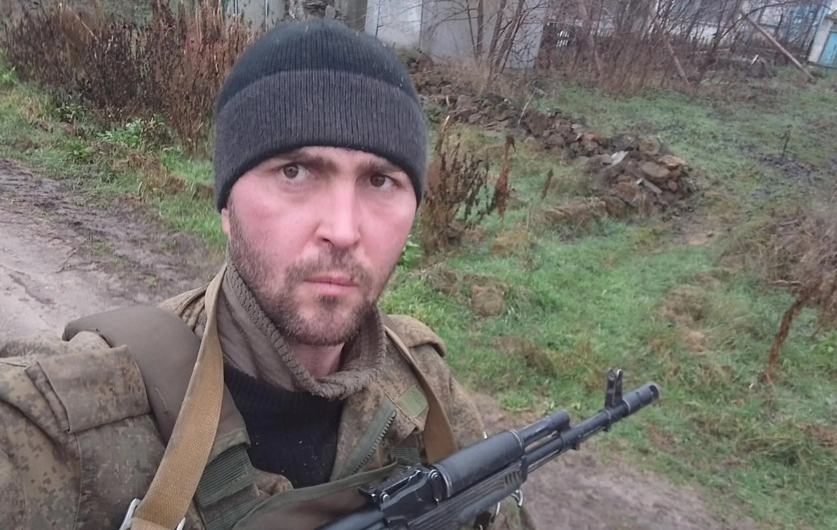 Російському військовому Дєнісу Андріяускасу, який катував цивільних людей в Біляївці на Херсонщині, повідомили про підозру