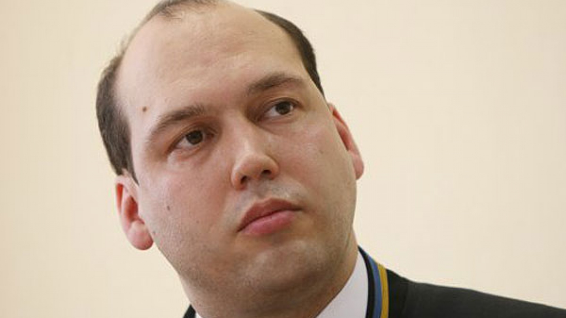 Суддя Сергій Вовк декларує нерухомість на дружину, яка співпрацювала з “чорним” нотаріусом