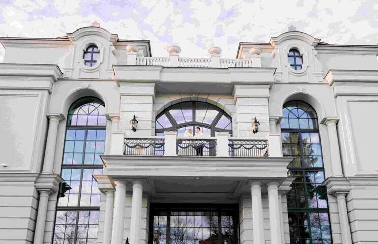 Одіозний митник Андрій Піх «гуляв» весілля у найдорожчому ресторані Львова: Серед гостей помічені чиновники митниці, забудовники та відомі бізнесмени