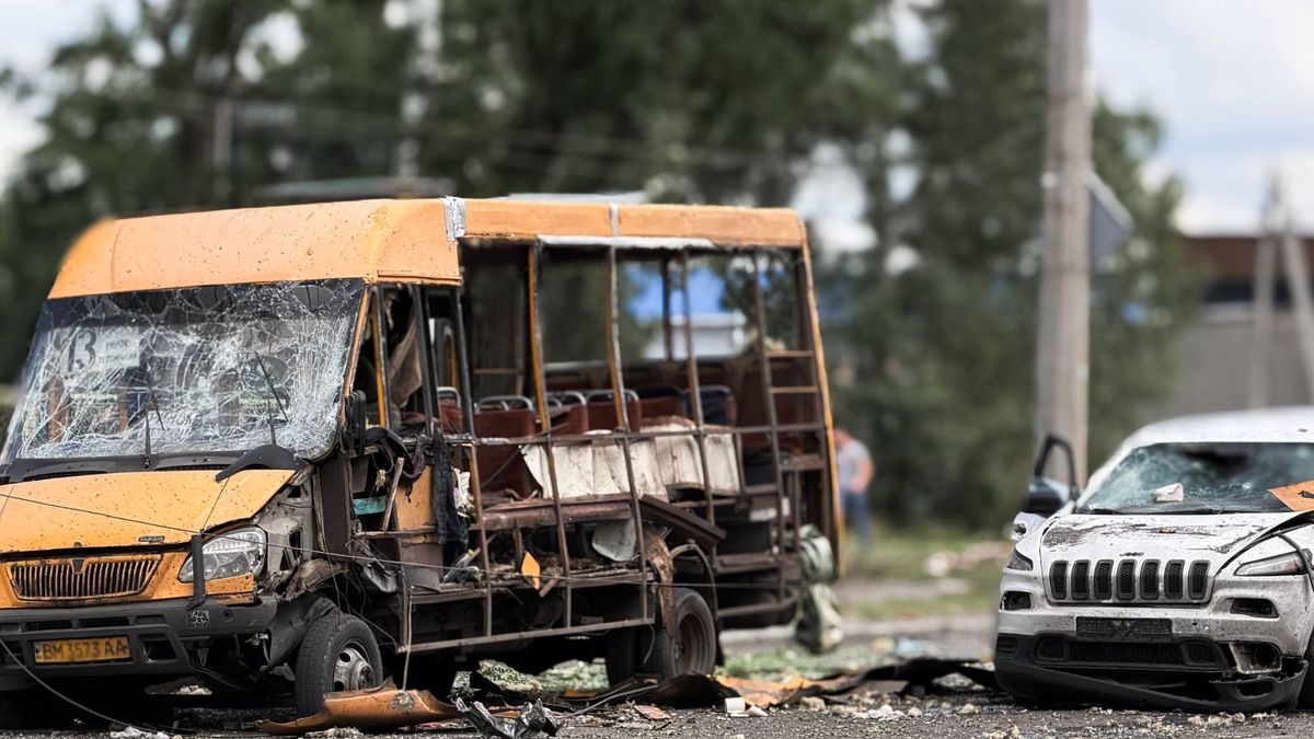 Ворог скинув 3 авіабомби на Суми: відомо про кількох загиблих
