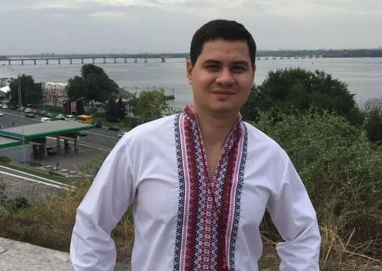 Депутат від «Слуг Народу» Свердлін оформив три квартири на батька під час роздачі 239 гектарів державної землі