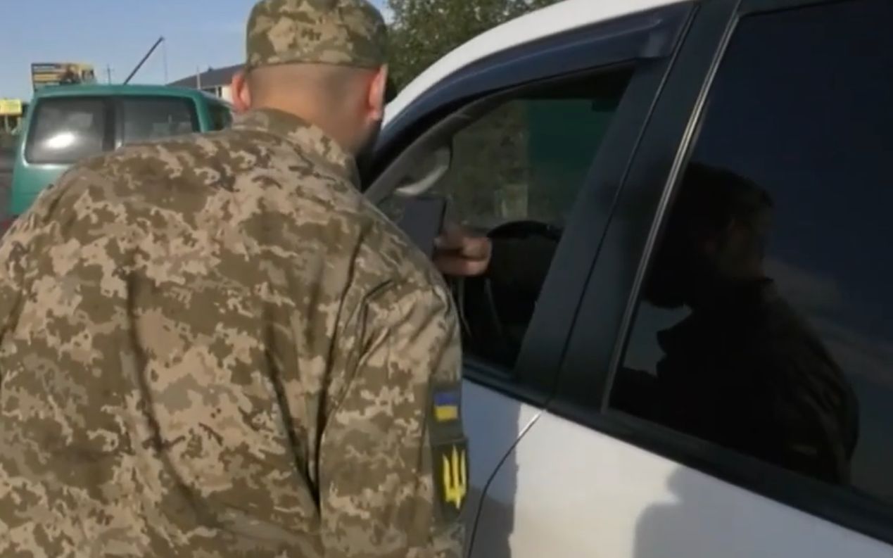 ТЦК хочуть посадити на поліграф: що заявили про гроші за затриманих чоловіків