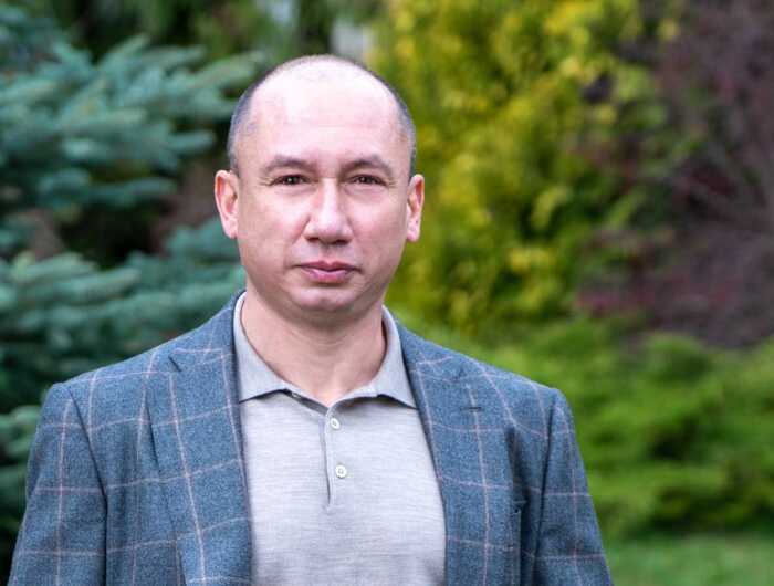 Ковбасна імперія Дениса Парамонова: десятки кримінальних справ, податкова «схемотехніка» і бізнес на окупованому Бердянську