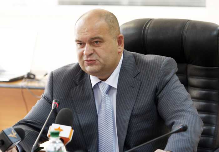 Колишній міністр часів Януковича Микола Злочевський продовжує заробляти мільярди в Україні: його доньки отримують ліцензії, а наближені чиновники стали власниками елітної нерухомості