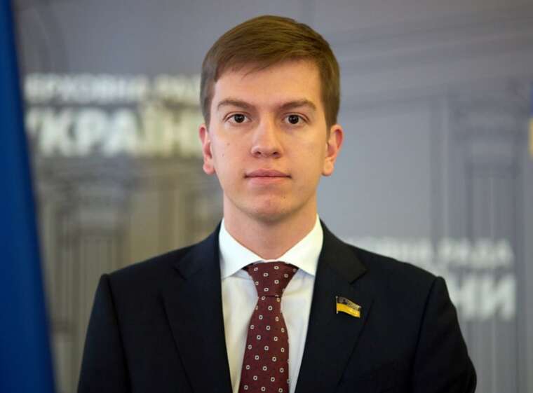 Нардеп Кунаєв орендує за державний кошт квартиру в елітному ЖК, яка належить його батькові