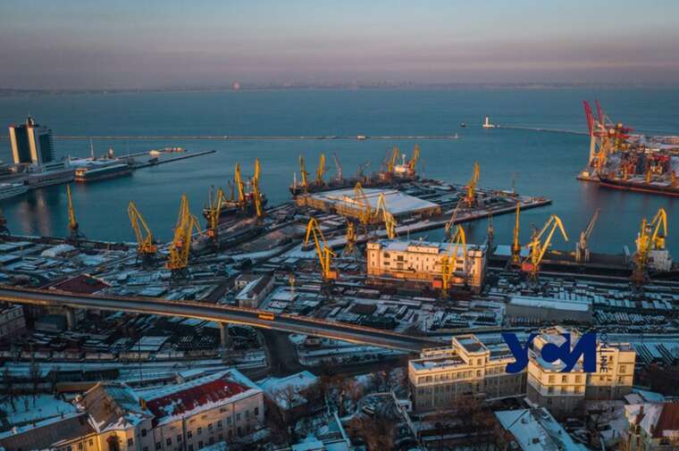 Американські фонди отримали контроль над великим терміналом у порту Одеси за сприяння Офісу президента — FT