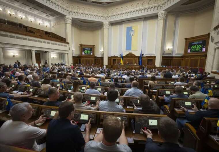 18 фігурантів справ НАБУ проголосували за закон, що позбавляє Бюро незалежності: опубліковано список