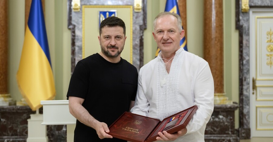 Зеленський надав звання Героя України директору лікарні імені Мечникова Риженку