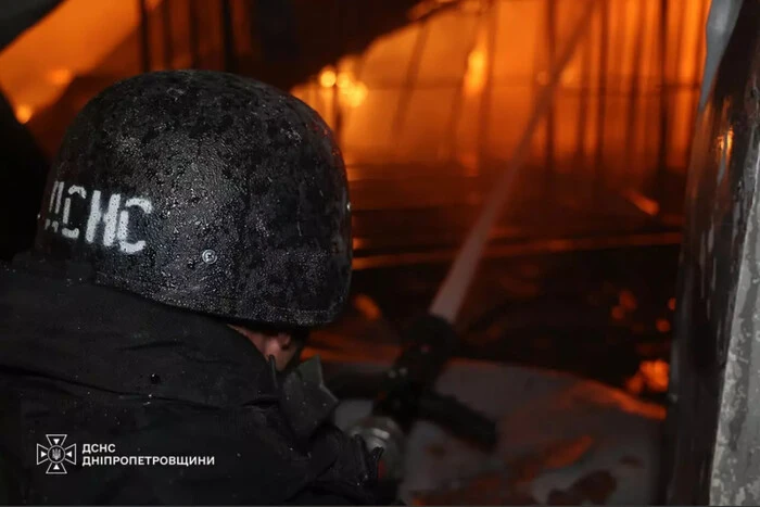 У Дніпрі внаслідок російського удару пошкоджено трубопровід аміаку, одна людина отруїлася