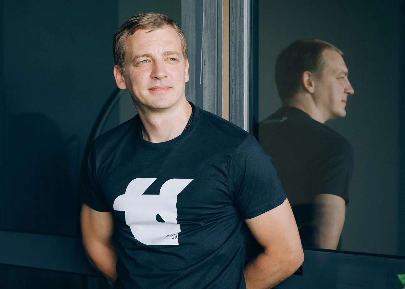 Власник криптопральні WhiteBIT скуповує суперкари у російського олігарха під дахом Федорова
