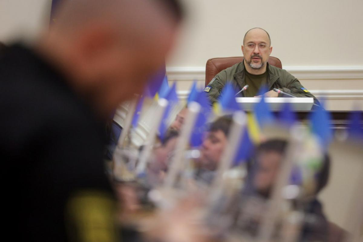 Скільки за 2024 рік заробили наші міністри та скільки привласнили?