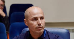 Поки поліцейські кидають людей під кулі, Клименко заводить у систему “своїх людей”