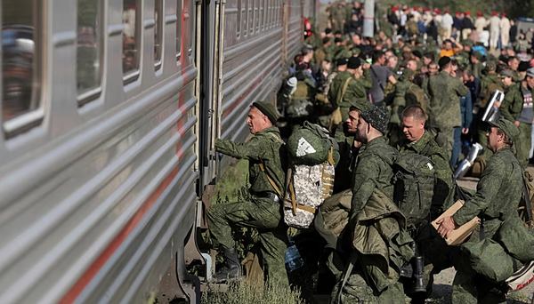 Кадри вирішують все, й кого відправлять «на м’ясо»: у РФ вибухове зростання вакансій для мобілізаторів