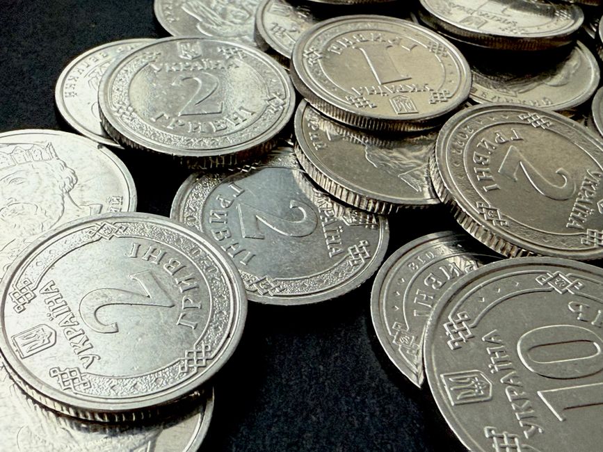 The NBU said whether they will change the 1 and 2 hryvnia coins: what Ukrainians can expect