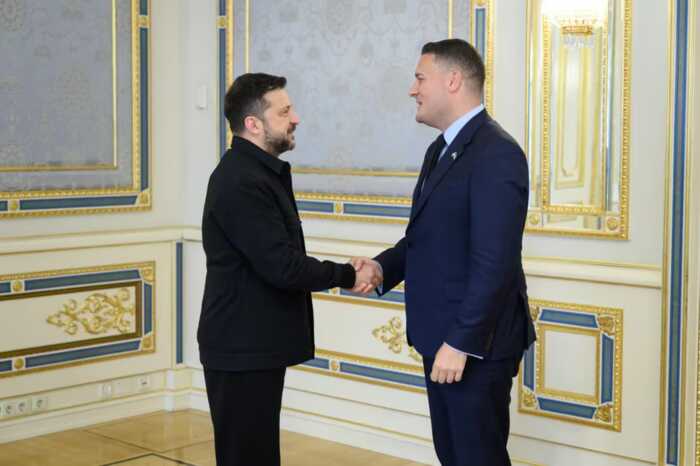 Залужний та Офіс президента надали різні пояснення щодо причин відсутності посла під час зустрічі Зеленського зі Стрітінгом
