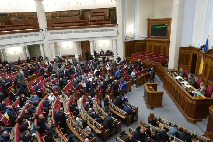 47 мажоритарних округів не мають своїх представників у Раді: причина – Підозра