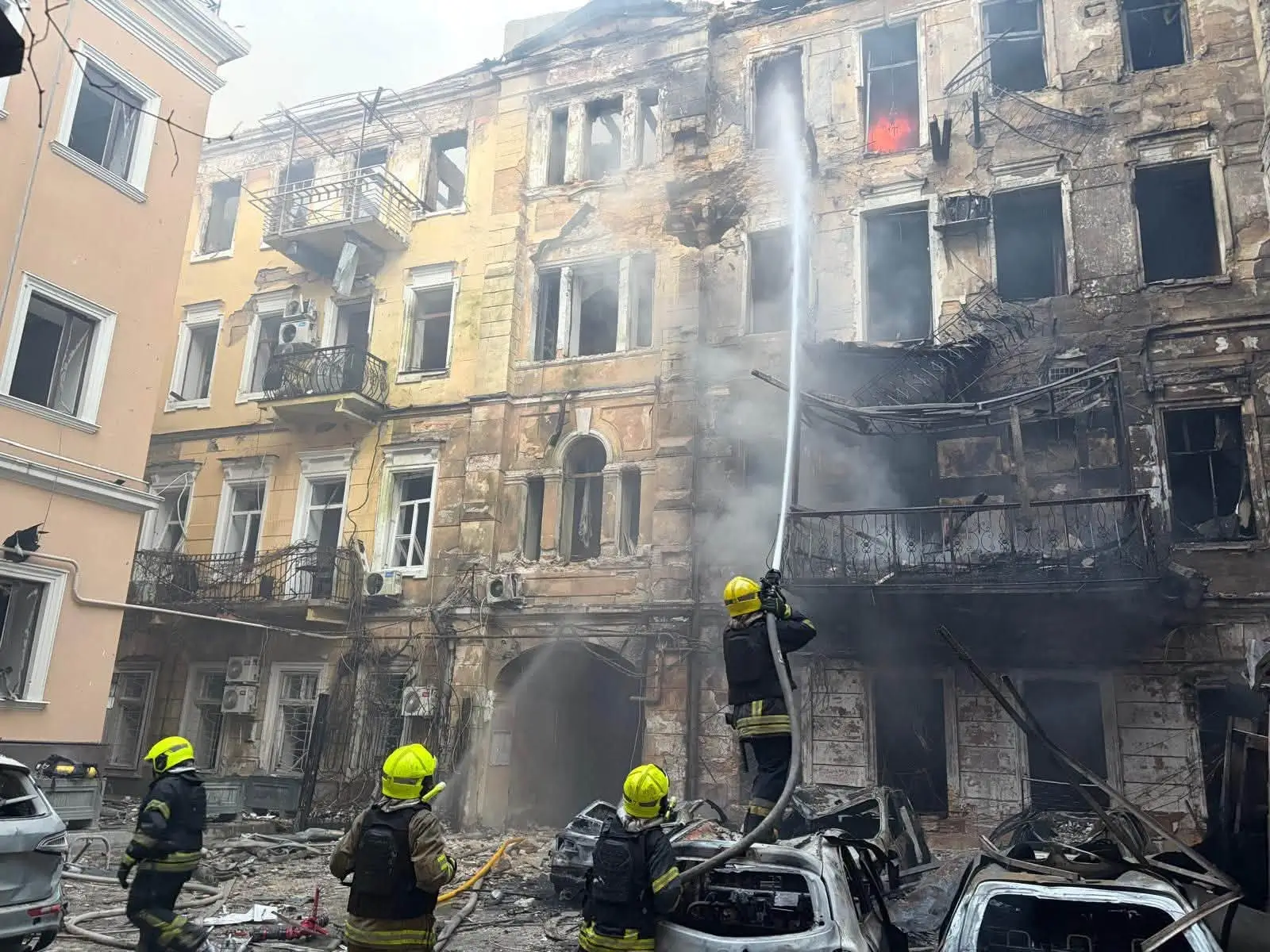 Massive attack on Odesa: destruction in several districts, injuries reported