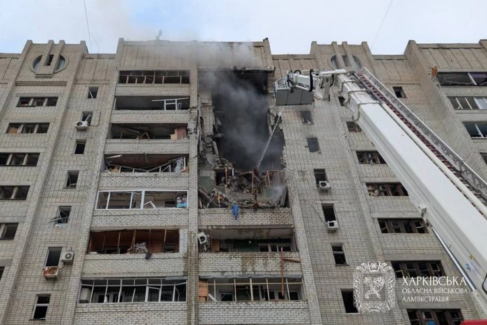 Russian drone struck an apartment building in Kharkiv; there are casualties (updated)