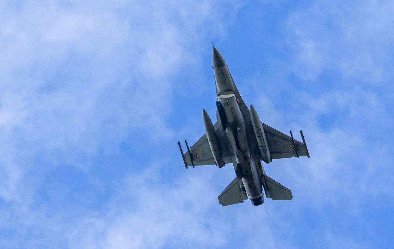 Poles Will Be Warned About Aircraft Takeoffs Amid Threat from Russia