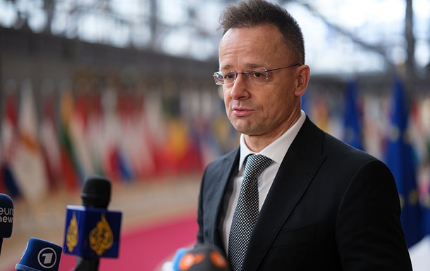 Hungarian Foreign Ministry Organized "Extras" at Szijjártó's Press Conferences