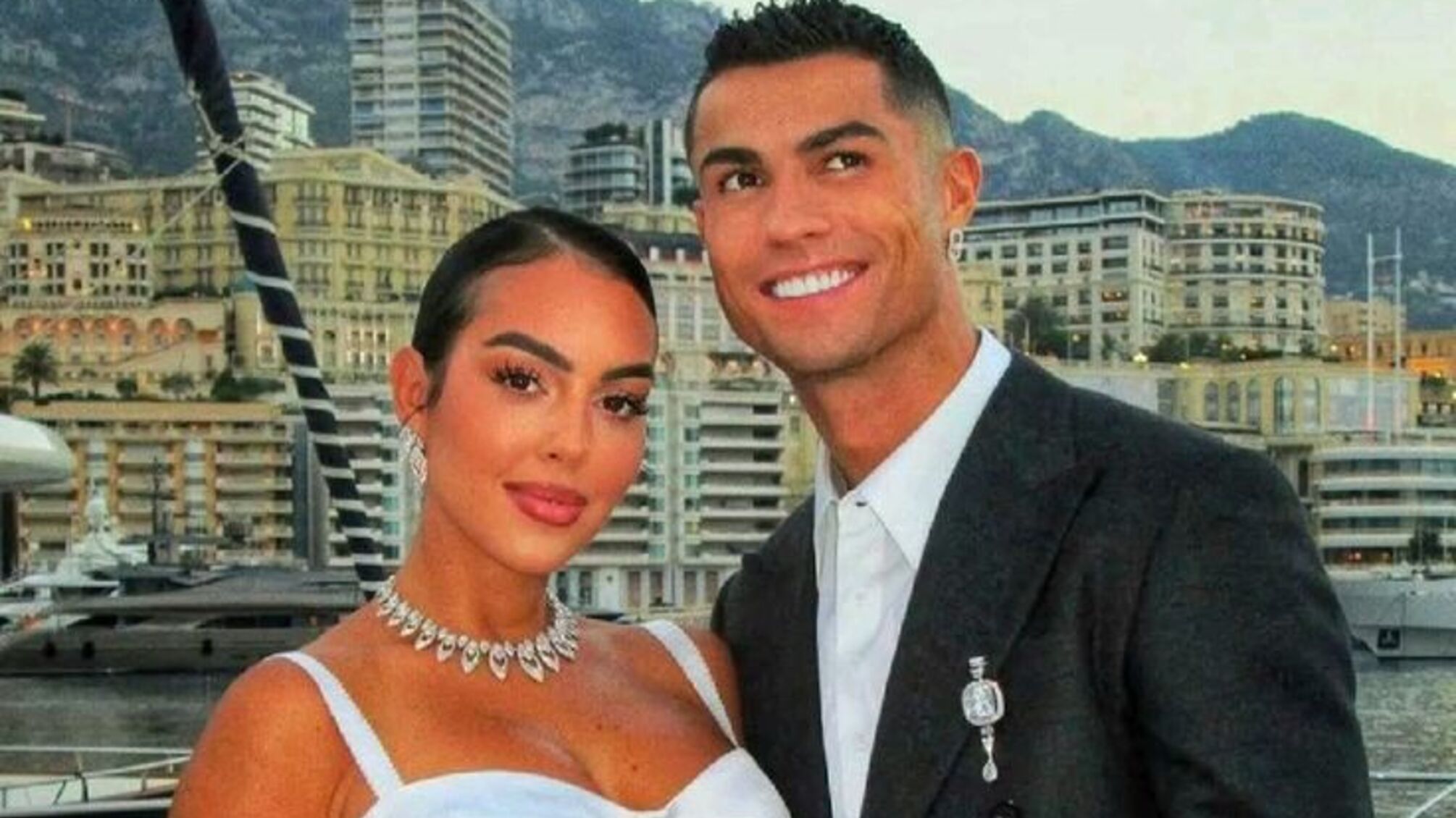 2000 people gathered for Ronaldo’s wedding, but a different couple walked out of the cathedral