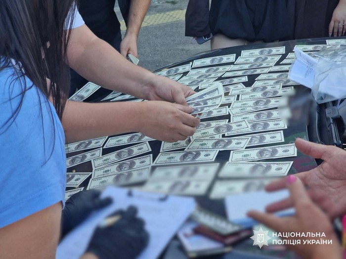 10 000 доларів за інвалідність та відстрочку від мобілізації: на Буковині викрито чергову схему
