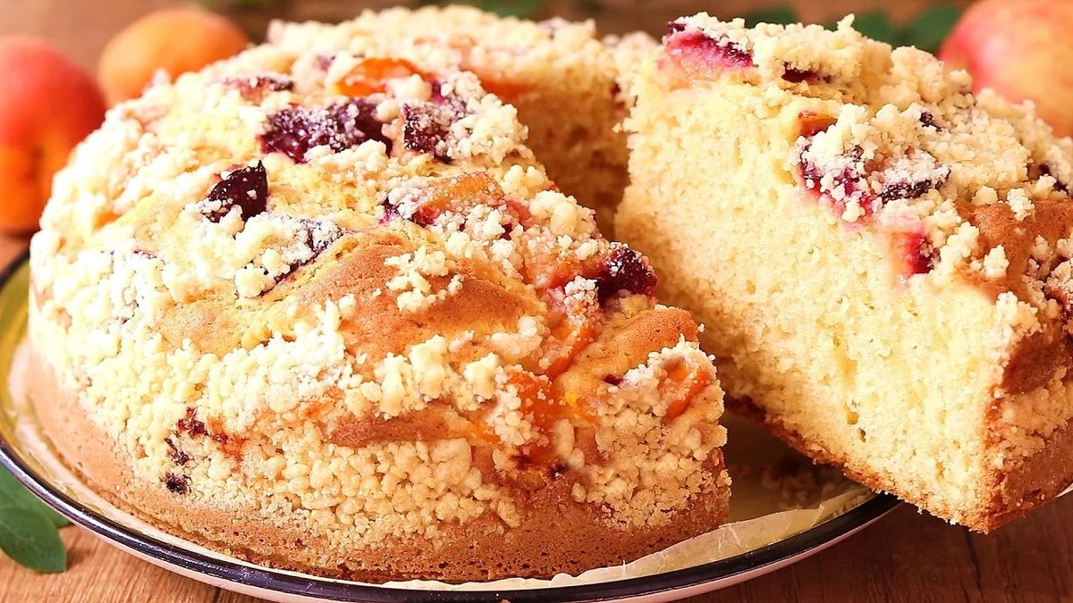 Pie “2 eggs” in 5 minutes: softer than a biscuit, homemade fruit bake