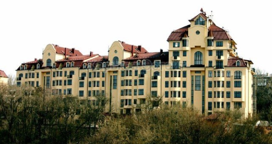 Підрядниця харківського метрополітену подарувала елітну квартиру вдові директора метрополітену