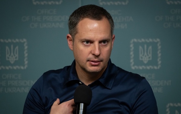 Обкрадання Держави українців: ВАКС дозволив заочне розслідування щодо братів Шурма, друзів Зеленського